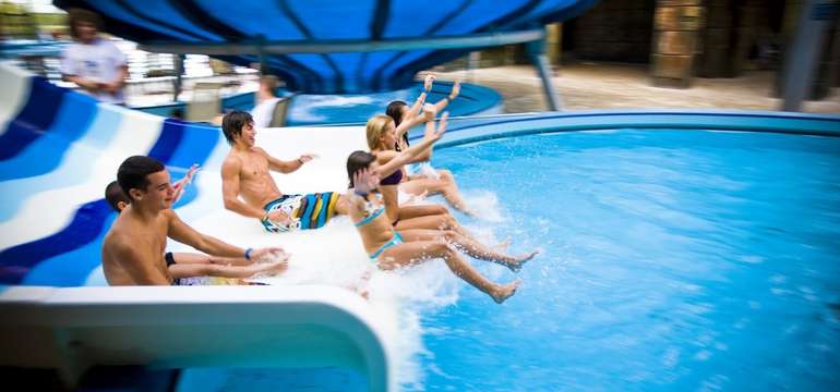 Aquapark Aquaworld je jeden z najväčších krytých vodných parkov v Európe