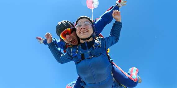 Darčekové poukážky na tandemové zoskoky od Vertical Jump - 5 LETÍSK NA VÝBER/Boleráz , Slávnica, Nové Zámky, Martin, Senica