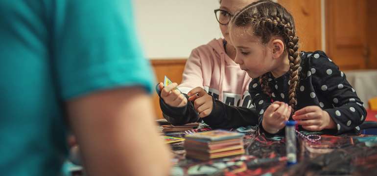 Kreatívne dielne, hry a súťaže, maľovanie na tvár, mini disco, seriálový kvíz, bingo
