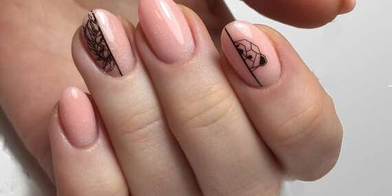 Manikúra, pedikúra alebo darčeková poukážka na nechtový dizajn v Little Clinic/Bratislava - Ružinov