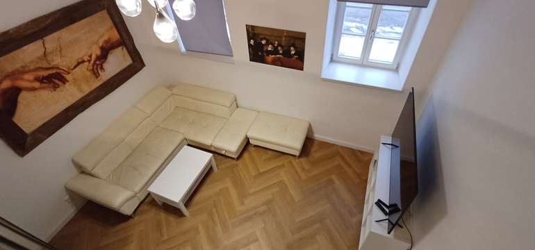 DVOJÚROVŇOVÝ APARTMÁN (55 m²)