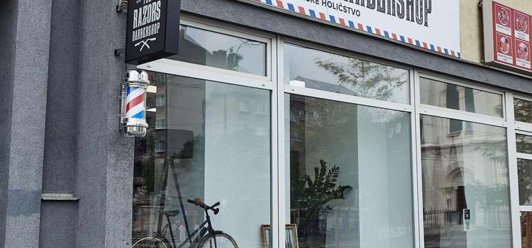 Pánsky strih, holenie britvou alebo Kombo v The Razors BarberShop na Radlinského