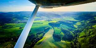 Celodenný zážitkový let pre 3 osoby s prestávkou na obed