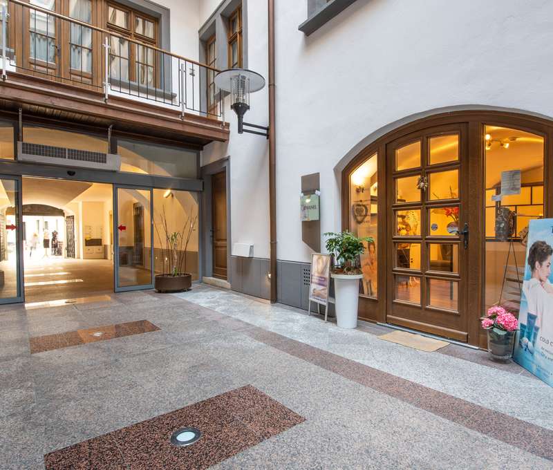 Salón nájdete v Starom Meste na Ventúrskej