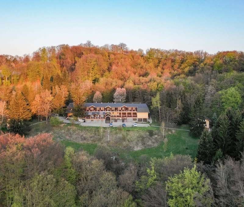 Hotel Inovec*** zasadený do peknej prírody