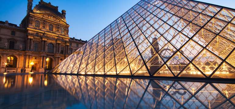 Louvre je největší centrální muzeum umění na světě