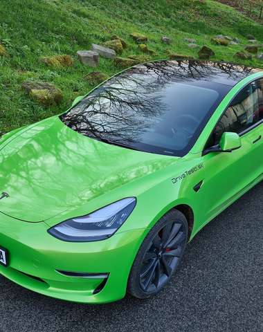Tesla Model 3 Performance je už na Slovensku