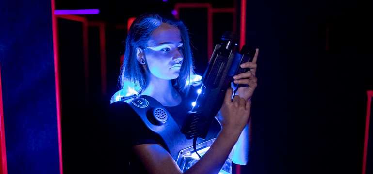 Akčná laser arena v Komárne - hry plné adrenalínu pre 2 až 12 osôb