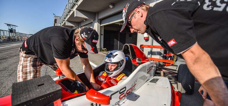 Pilotujte formulu na Slovakia Ringu