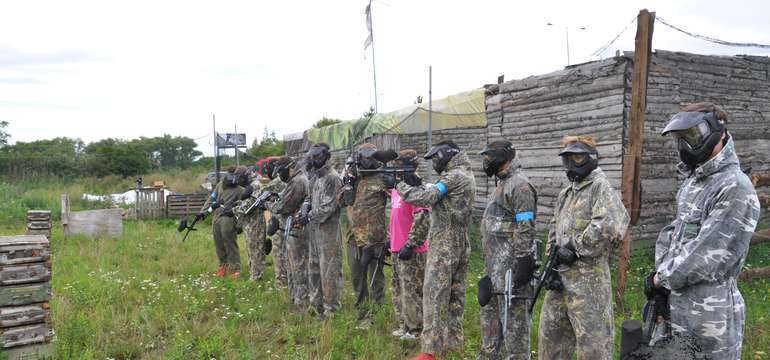 Nejen při jízdě na čtyřkolkách, ale i při paintballu si užijete pořádnou dávku vzrušení