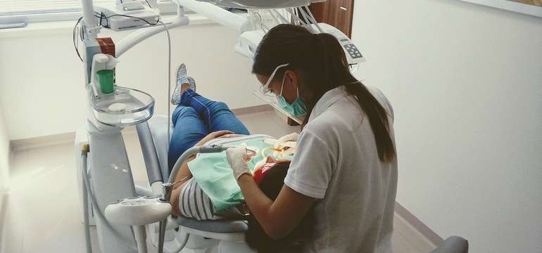 Komplexná dentálna hygiena s fluoridáciou