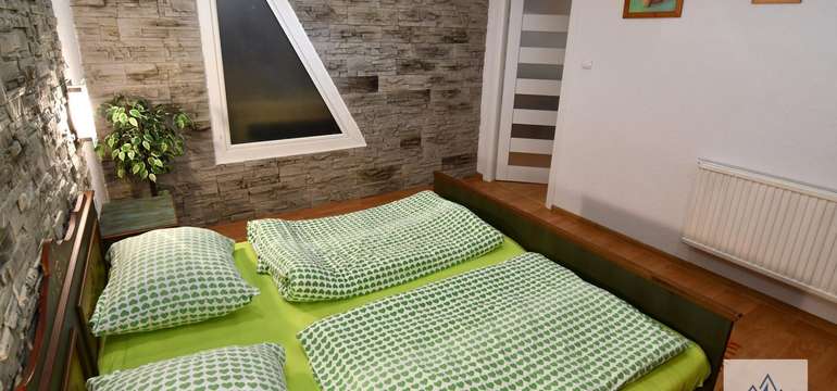 Ubytovanie v spodnom apartmáne DELUXE s 2 spálňami