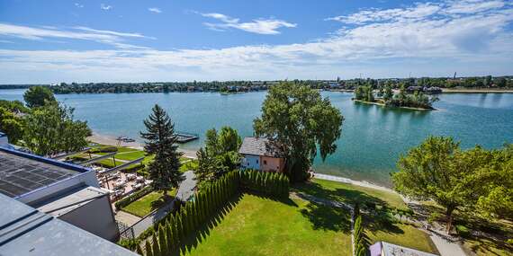 Léto na břehu Slunečních jezer v hotelu Dolphin - Adult friendly s neomezeným koupáním v bazénu a polopenzí/Slovensko - Senec - Slnečné jazerá