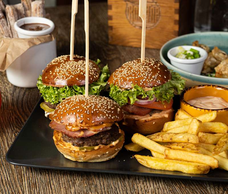3x mini burger menu v ROOFTOP by Regal (veggie alebo meat)