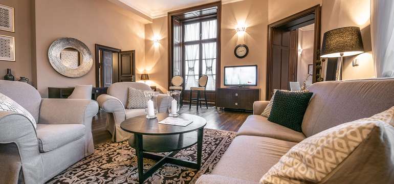 Svadobný apartmán v tkaštieli Château Appony****