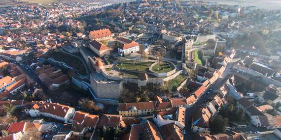 Eger s ochutnávkou vín, kaštieľ Tiszadob a jaskynné kúpele v Miskolctapolci s CK Travelholic/Maďarsko - Eger
