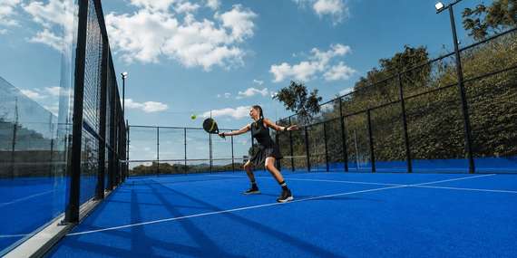 Padel na nových panoramatických kurtoch v areáli Hotela Victoria/Martin