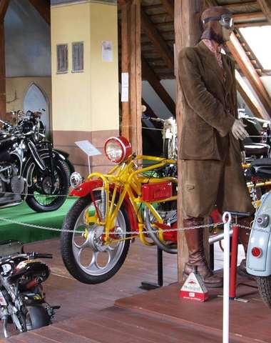 V ceně jsou i vstupenky do Muzea motocyklů