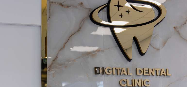 Digital Dental Clinic: vstupné vyšetrenie, dentálna hygiena, bielenie zubov