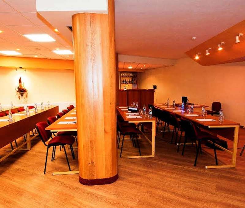 Hotel Summit