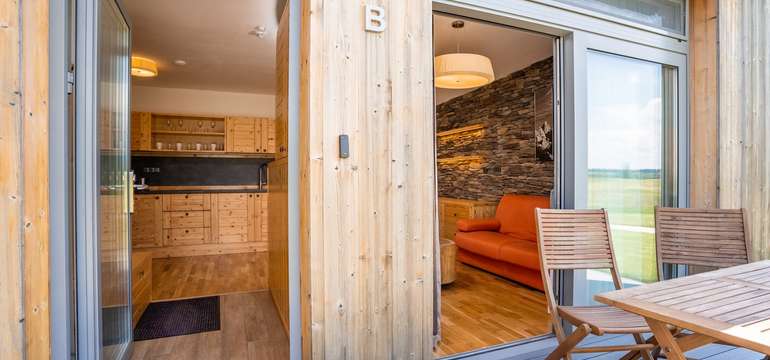 Ku každému apartmánu prislúcha vonkajšia terasa