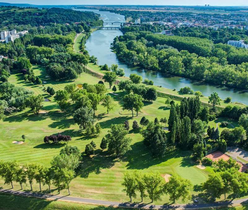 Golf & Footgolf & Beach Piešťany
