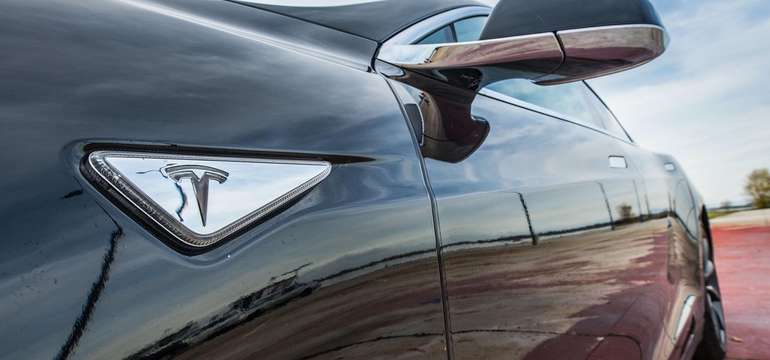 Jazda snov na Tesla Model S 100D