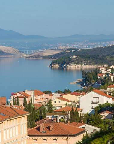 Crikvenica je známa svojou miernou klímou s teplými, suchými letami