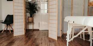 Liečebno-relaxačná alebo Deluxe masáž či darčeková poukážka na všetky druhy masáží 