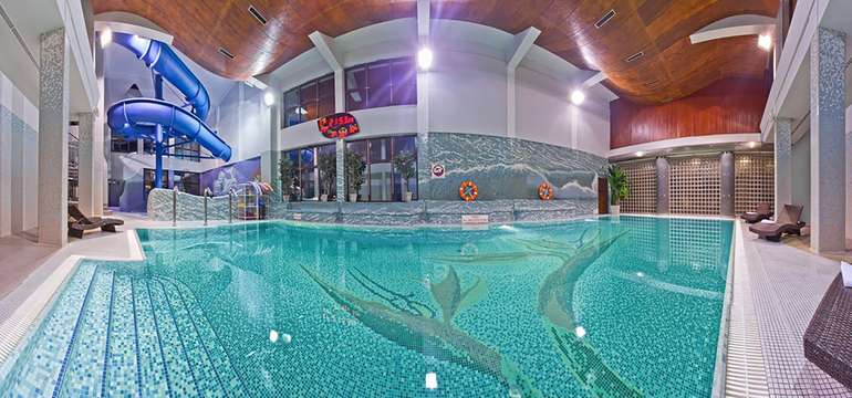 Aquapark s bazénom, vírivkou a toboganom