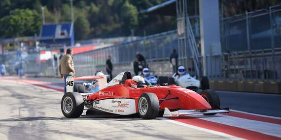 Pilotujte formulu na jedinečnom okruhu Slovakia Ring/Orechová Potôň - Slovakia Ring