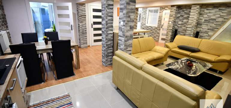 Ubytovanie v spodnom apartmáne DELUXE s 2 spálňami