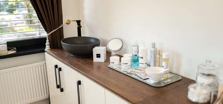 Evia Clinic 