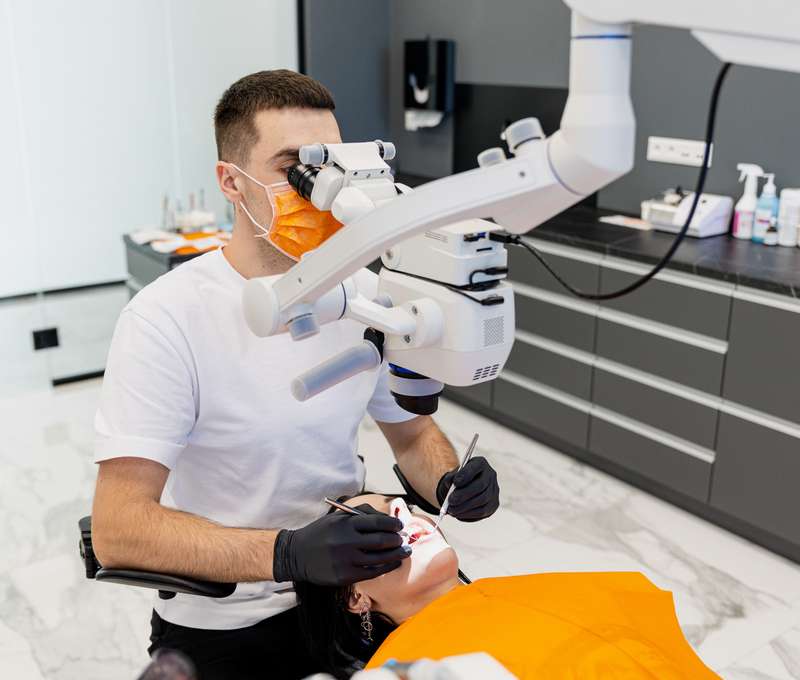 Digital Dental Clinic: vstupné vyšetrenie, dentálna hygiena, bielenie zubov