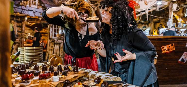 Plné stoly, mnoho chutí a nekončící zábava...na takový večer budete dlouho vzpomínat
