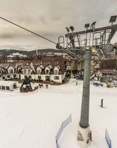 Kompleks Beskid*** stojí hned u lyžařského svahu