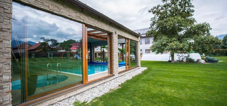 Priamo z wellness môžete vyjsť von a schladiť sa
