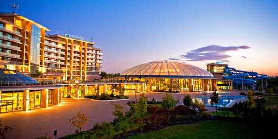 Hotel Aquaworld Resort Budapest**** priamo prepojený s najväčším aquaparkom Maďarska/Maďarsko - Budapešť