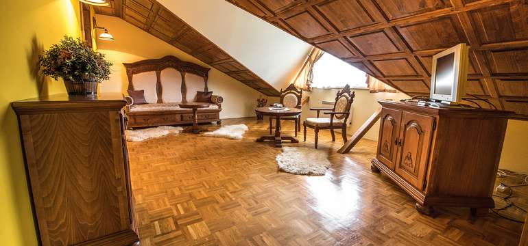 Hotel Husárik**** – dřevěný interiér je velmi stylový