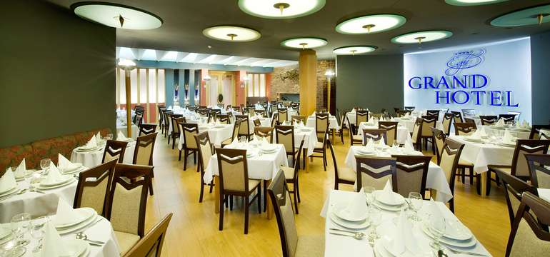 V restauraci si užijete romantickou večeři při svíčkách