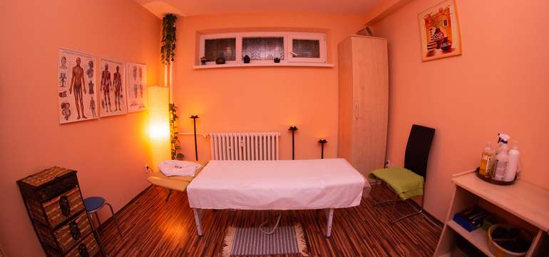 Privátny vstup do jacuzzi v Relax Worlds pre dvoch