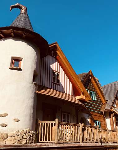 Zážitkem, na který nezapomenete bude i návštěva Pohádkové vesničky