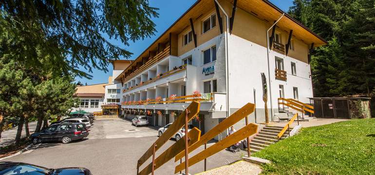 AVENA RELAX HOTEL***  je situované v krásnom a tichom horskom prostredí Jánskej doliny