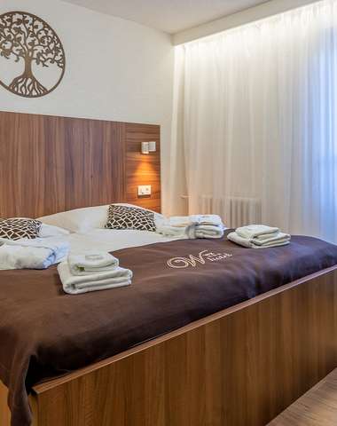 WX Hotel***