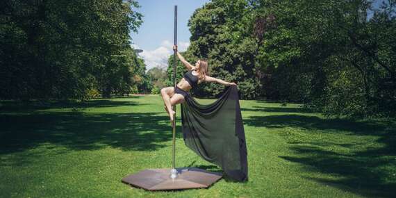 Intenzívny 4-týždňový kurz Pole Dance pre začiatočníkov aj mierne pokročilých/Bratislava – Ružinov
