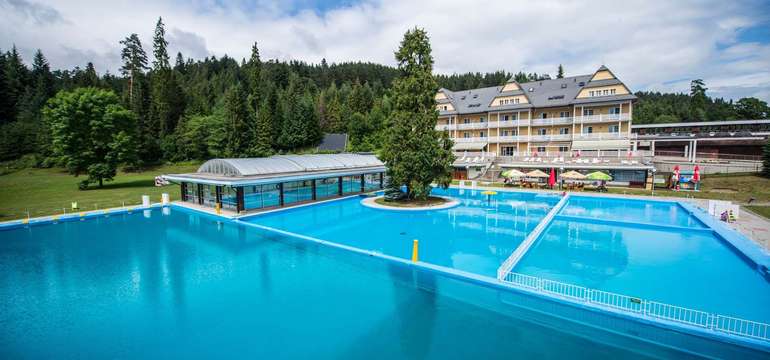 Grand Hotel Strand**** leží priamo v centre Kúpeľov Vyšné Ružbachy
