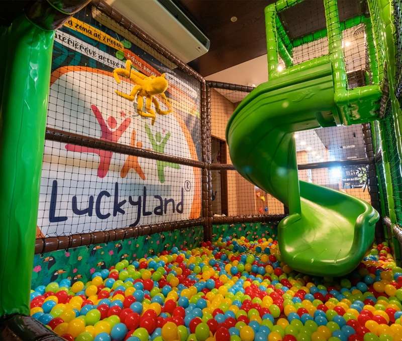 Funpark pre deti s rôznými atrakciami