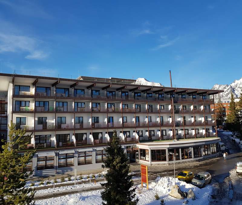 Hotel Toliar ***  sa nachádza v prekrásnom prostredí Vysokých Tatier