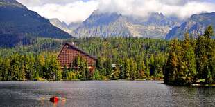 Hotel Patria**** je exkluzívny hotel, nachádzajúci sa v srdci Vysokých Tatier