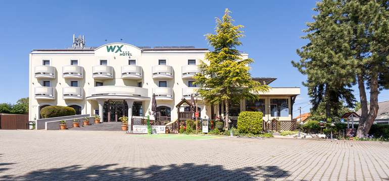 WX Hotel***